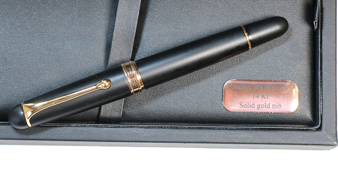 aurora_ 88_black_satin_rose_fountain_pen_in_pen_box